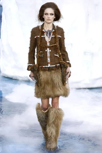 Look 7